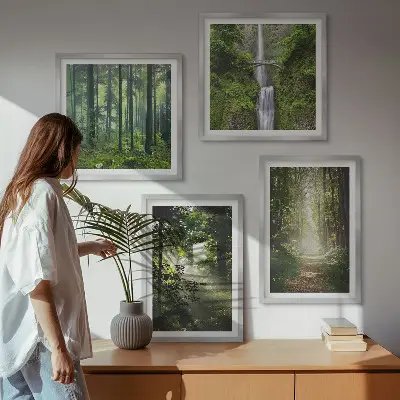 Políptico com moldura florestas verdes com raios de luz