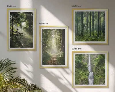 Políptico com moldura florestas verdes com raios de luz