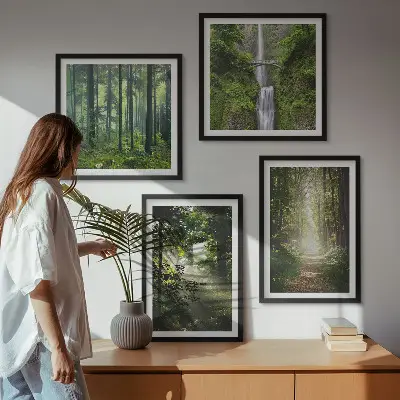 Políptico com moldura florestas verdes com raios de luz