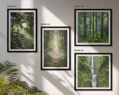 Políptico com moldura florestas verdes com raios de luz