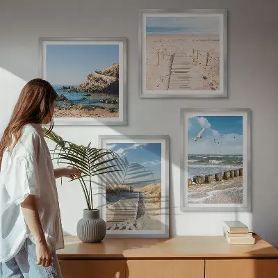 Políptico com moldura paisagem de praia com areia ondas céu e pássaros