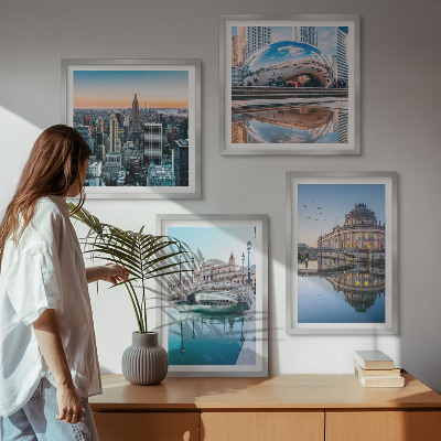Conjunto de 4 quadros com moldura Arquitetura de cidades sobre a água