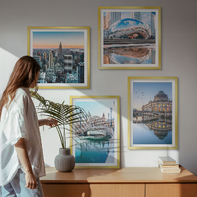 Conjunto de 4 quadros com moldura Arquitetura de cidades sobre a água