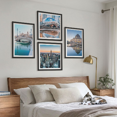 Conjunto de 4 quadros com moldura Arquitetura de cidades sobre a água