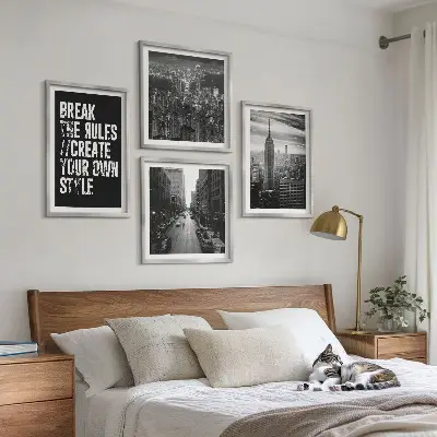 Conjunto de 4 quadros com moldura ruas da cidade em preto e branco