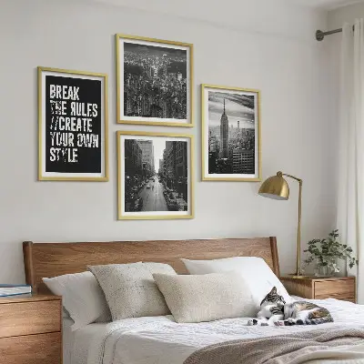 Conjunto de 4 quadros com moldura ruas da cidade em preto e branco