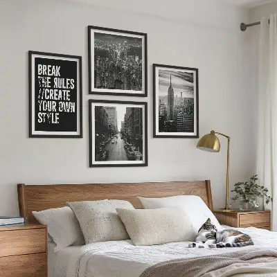 Conjunto de 4 quadros com moldura ruas da cidade em preto e branco