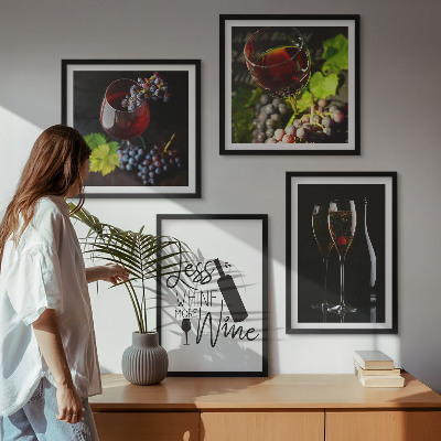 Conjunto de 4 quadros com moldura Taças de vinho com uvas e inscrição