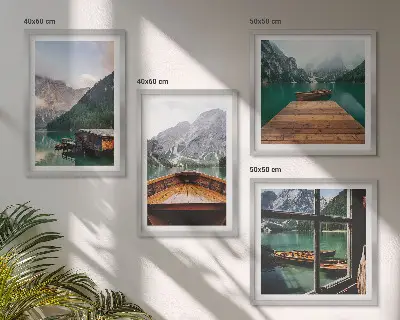 Políptico com moldura paisagens de montanha com barcos e chalés