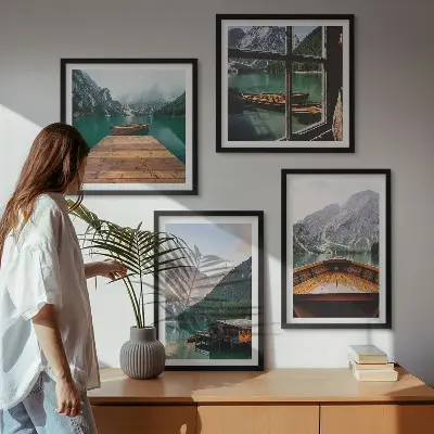 Políptico com moldura paisagens de montanha com barcos e chalés