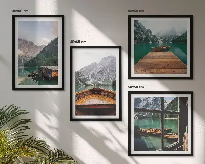 Políptico com moldura paisagens de montanha com barcos e chalés