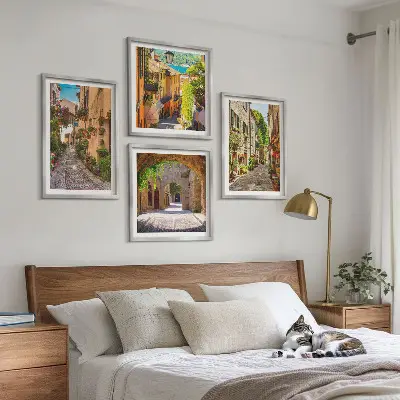 Composição de quadros ruas italianas com flores e arquitetura