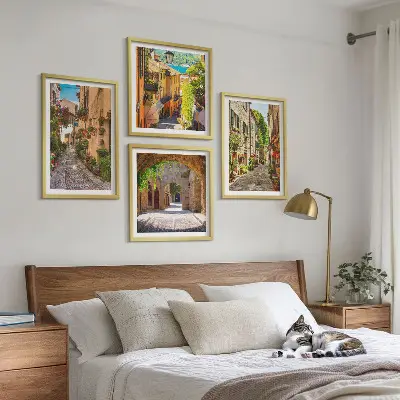 Composição de quadros ruas italianas com flores e arquitetura