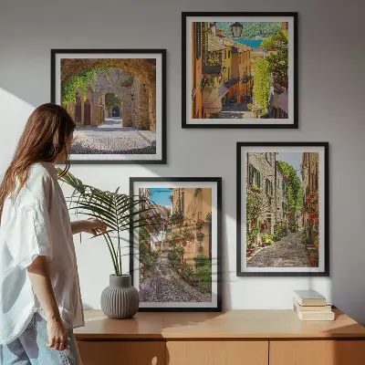 Composição de quadros ruas italianas com flores e arquitetura