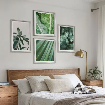 Conjunto de 4 quadros com moldura estampa de folhas tropicais em verde