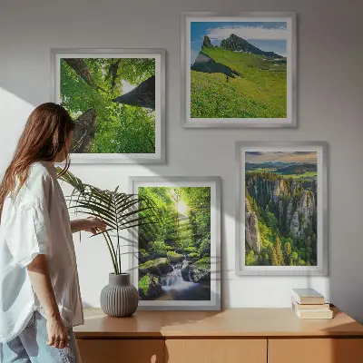 Conjunto de 4 quadros com moldura floresta de cachoeiras em montanhas verdes