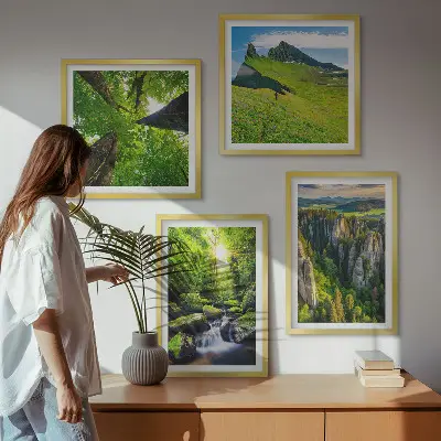 Conjunto de 4 quadros com moldura floresta de cachoeiras em montanhas verdes