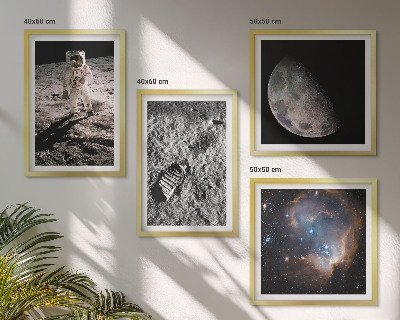 Políptico com moldura Foto de astronauta traçando a trajetória da Lua