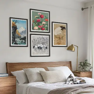 Conjunto de 4 quadros com moldura com estampas de montanhas, rio, flores e garças