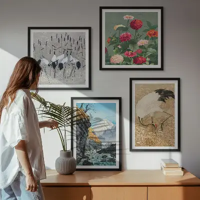 Conjunto de 4 quadros com moldura com estampas de montanhas, rio, flores e garças