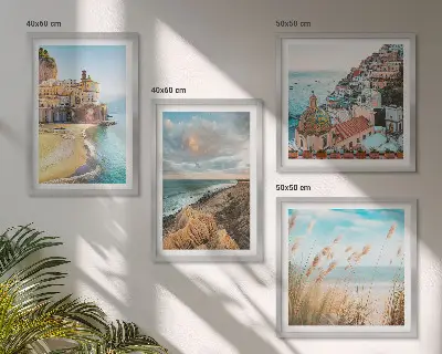 Conjunto de 4 quadros com moldura com paisagens de praia, cidade e falésias