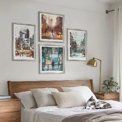 Conjunto de 4 quadros com moldura com estética de cidades modernas e coloridas