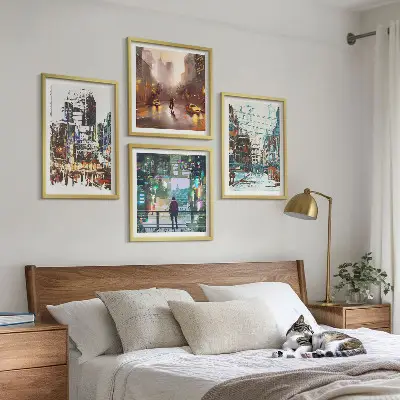 Conjunto de 4 quadros com moldura com estética de cidades modernas e coloridas