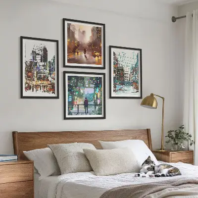 Conjunto de 4 quadros com moldura com estética de cidades modernas e coloridas