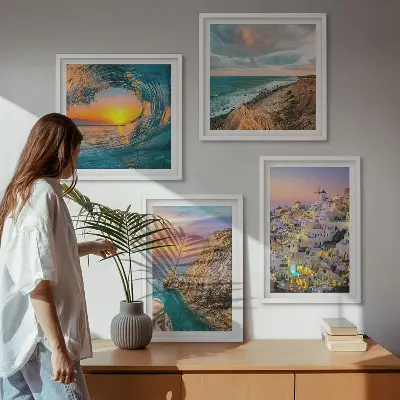 Composição de quadros com a temática de ondas do mar, casas brancas e Santorini