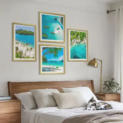 Conjunto de 4 quadros com moldura estampa de praias, palmeiras e água cristalina