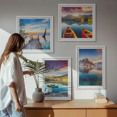 Composição de quadros com paisagens de lagos, montanhas e barco