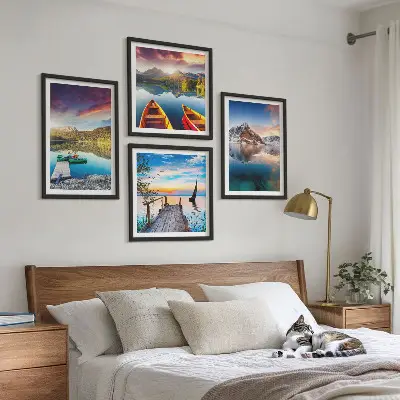 Composição de quadros com paisagens de lagos, montanhas e barco