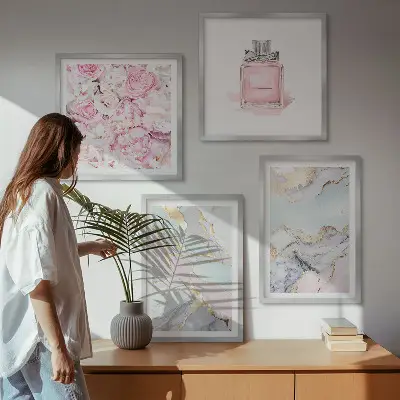 Composição de quadros flores rosa com tons de mármore pastel