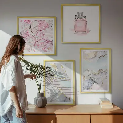 Composição de quadros flores rosa com tons de mármore pastel