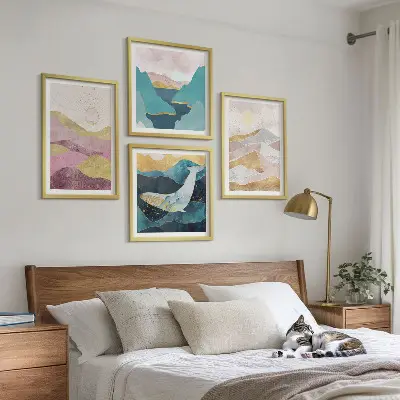 Conjunto de 4 quadros com moldura com estampa de montanhas abstratas e sol
