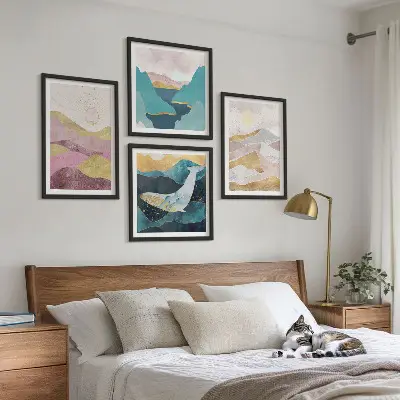 Conjunto de 4 quadros com moldura com estampa de montanhas abstratas e sol