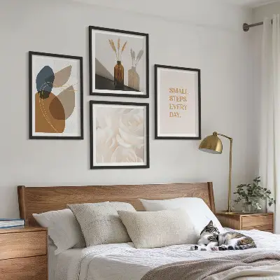Composição de quadros com detalhes em formas abstratas