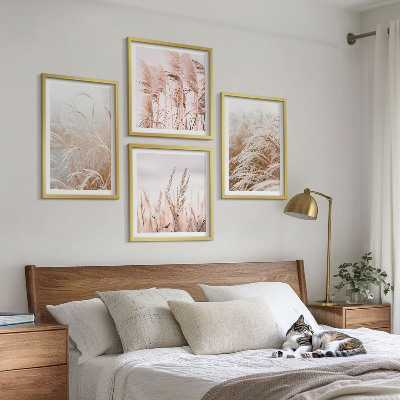Conjunto de 4 quadros com moldura Campos de grama em tons de marrom e bege.