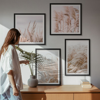 Conjunto de 4 quadros com moldura Campos de grama em tons de marrom e bege.