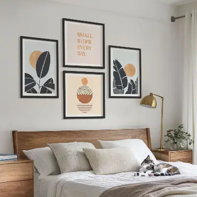 Conjunto de 4 quadros com moldura com estampas minimalistas de plantas e sóis grandes