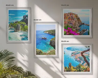 Composição de quadros temática palmeiras à beira-mar com água azul