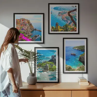Composição de quadros temática palmeiras à beira-mar com água azul