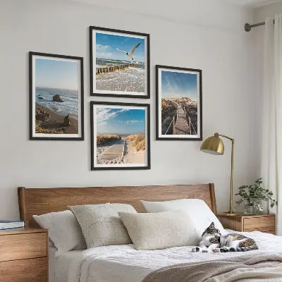 Conjunto de 4 quadros com moldura ondas da praia e caminhada no píer suspenso