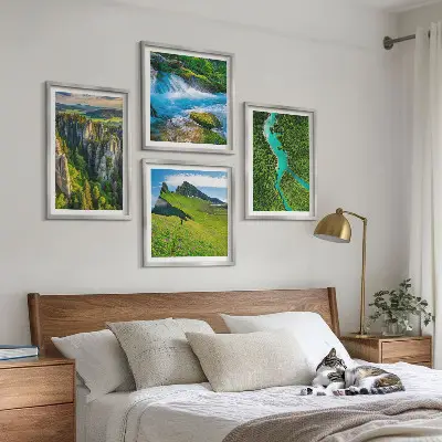 Composição de quadros rochas do rio em montanhas verdes