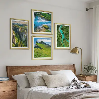 Composição de quadros rochas do rio em montanhas verdes
