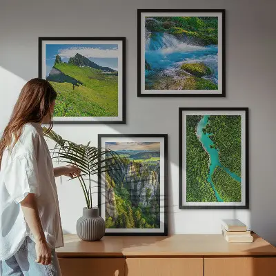Composição de quadros rochas do rio em montanhas verdes