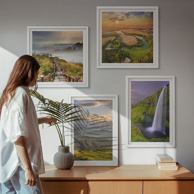 Políptico com moldura Vistas de montanhas, rios e cachoeiras.