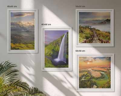 Políptico com moldura Vistas de montanhas, rios e cachoeiras.