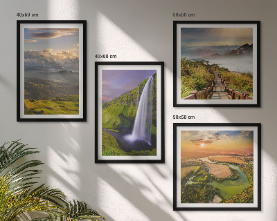Políptico com moldura Vistas de montanhas, rios e cachoeiras.