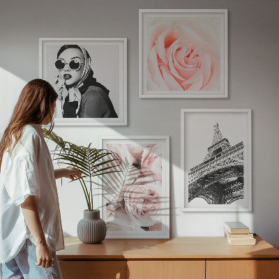 Políptico com moldura O retrato de uma mulher por Eiffel, rosas